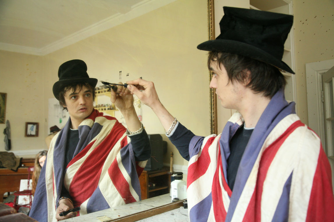 A Day at Pete Doherty's House / Wiltshire / on reflection