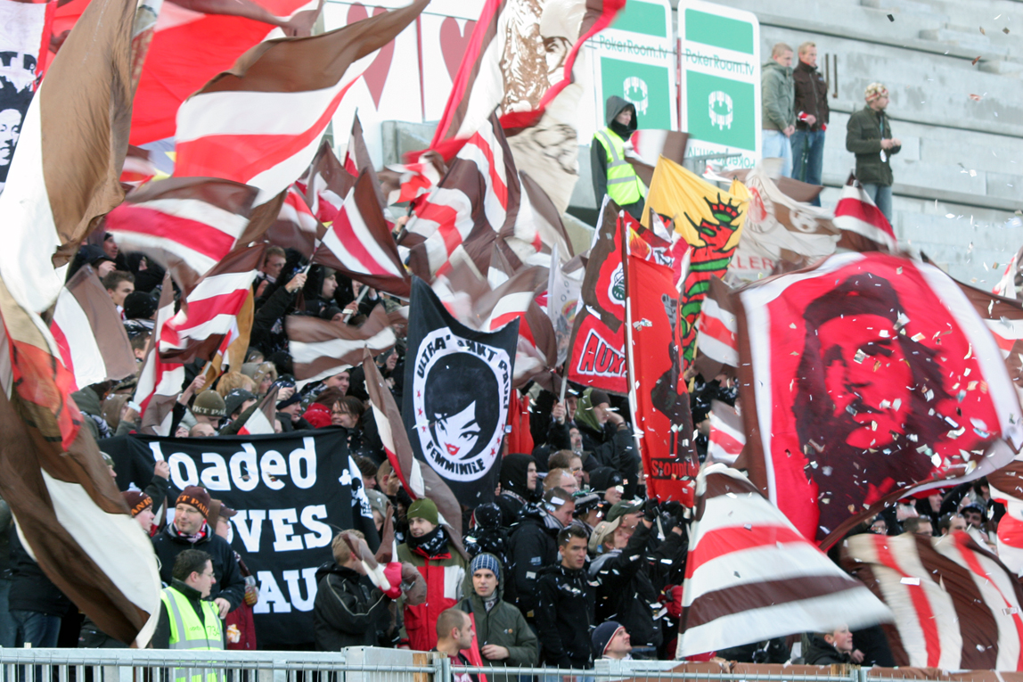 St Pauli FC Fans / Hamburg / flags